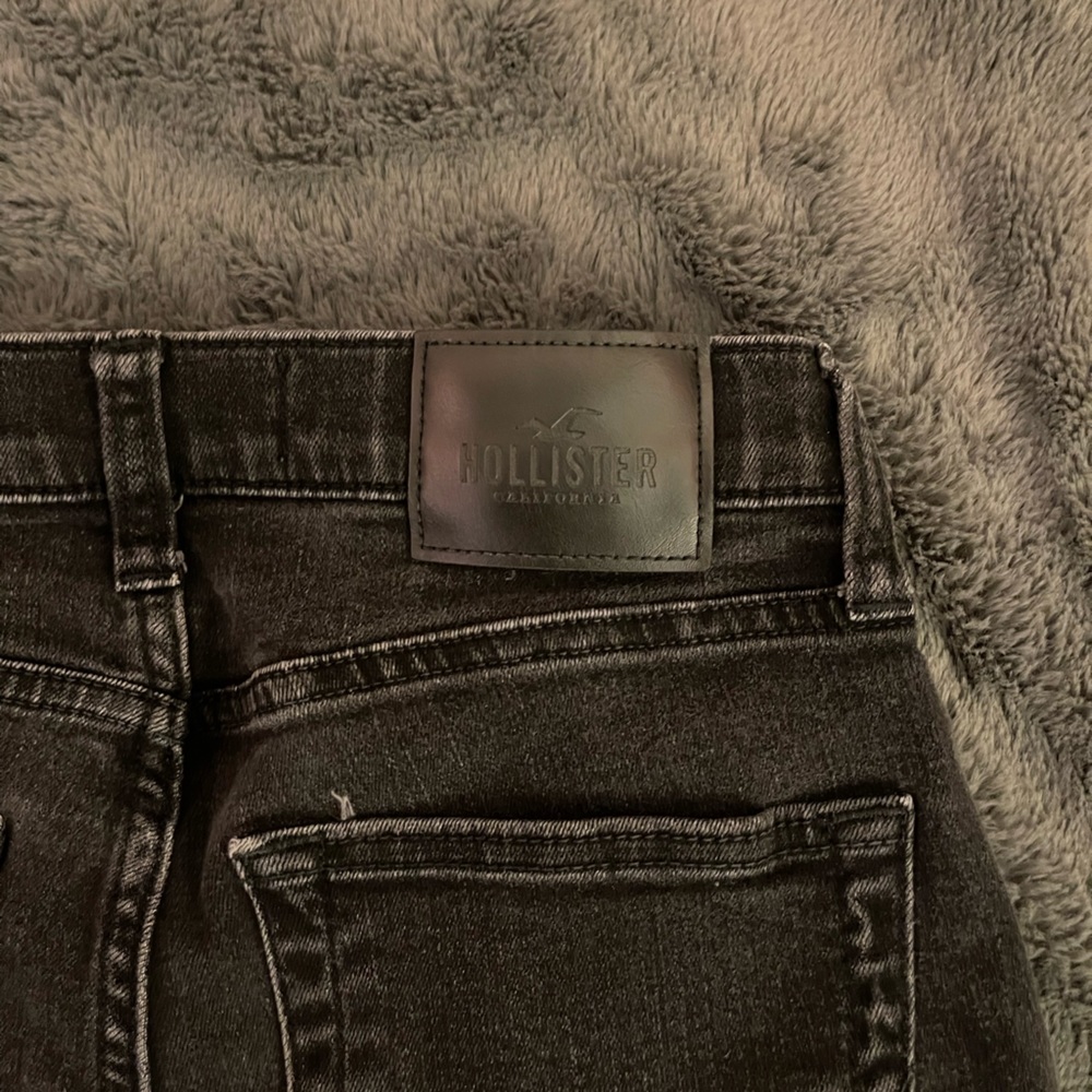 Hollister Men Ripped Jeans